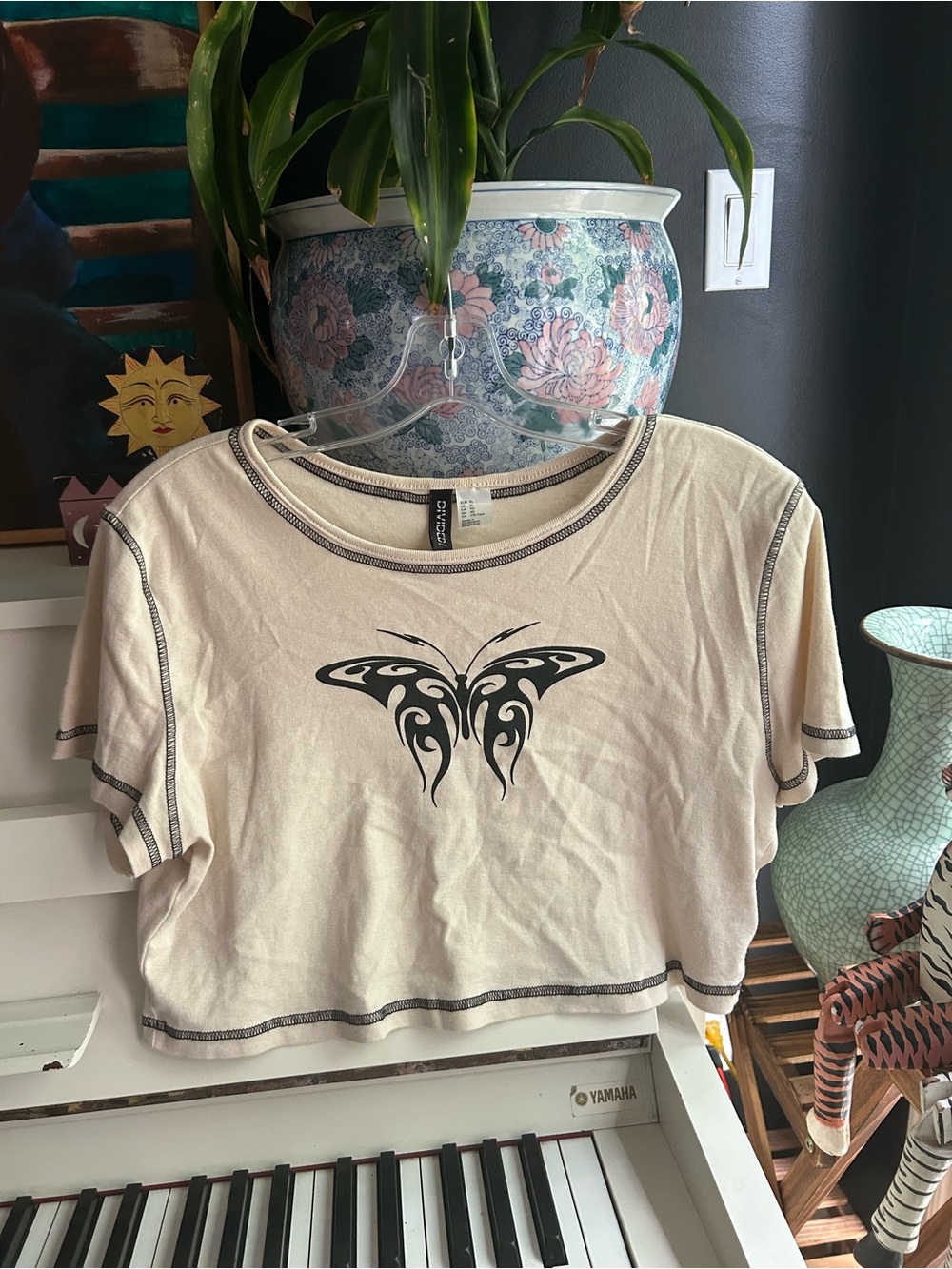 H&M Divided Butterfly Crop Top XL Cream Contrast Stitch Y2K Baby Tee Goth